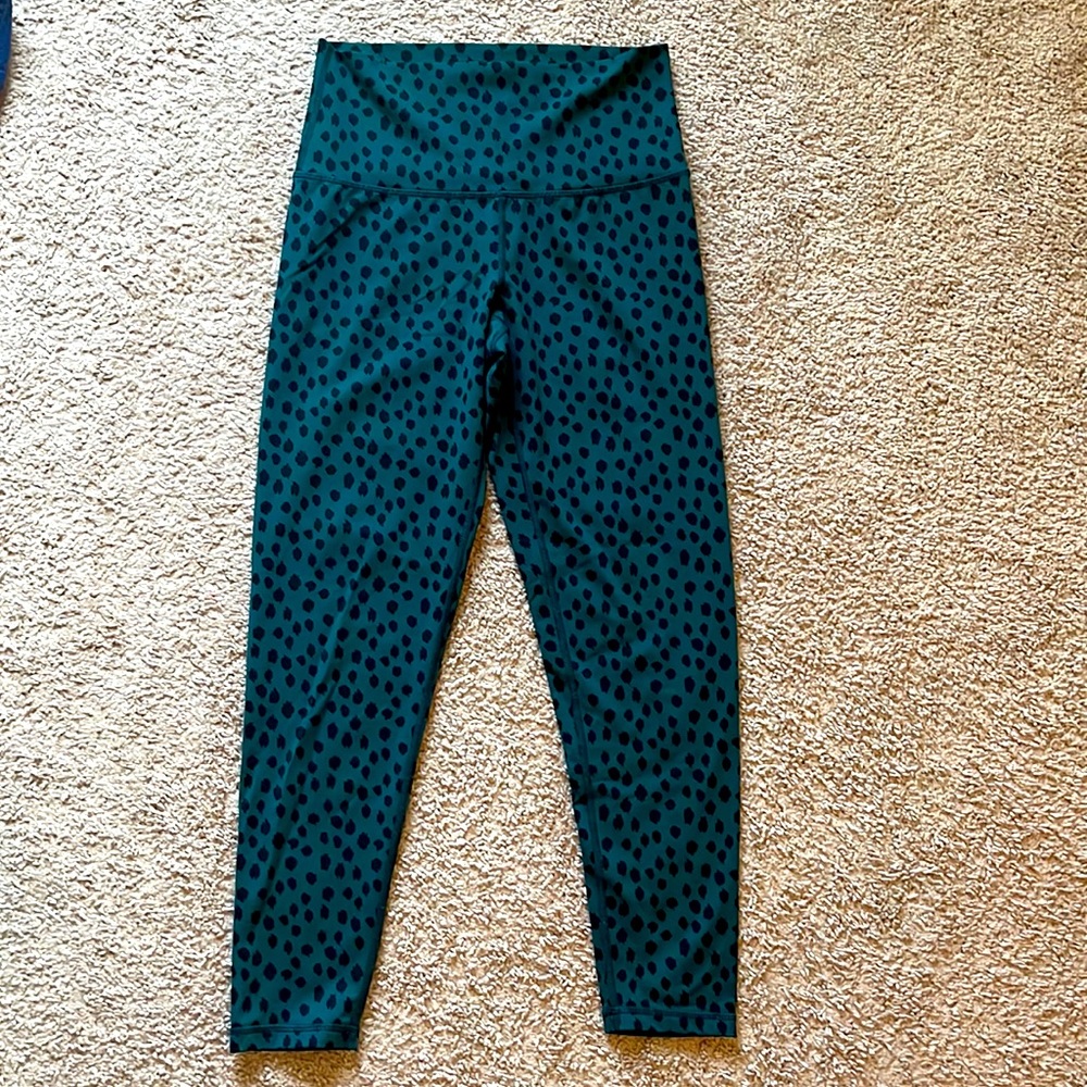 Aerie cropped leggings, size Medium.